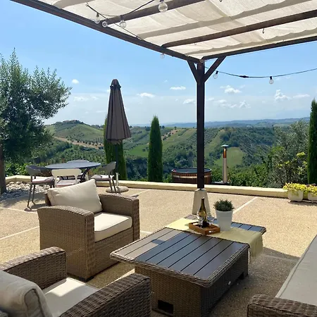Bed And Adventure Tramontana Resort - Casetta & Wellness Castilenti Exterior photo