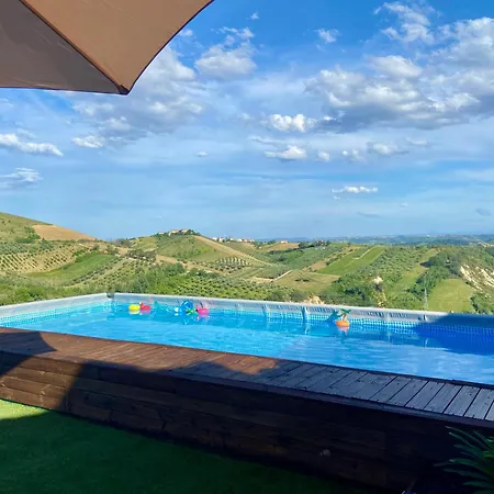 Bed And Adventure Tramontana Resort - Casetta & Wellness Castilenti Exterior photo